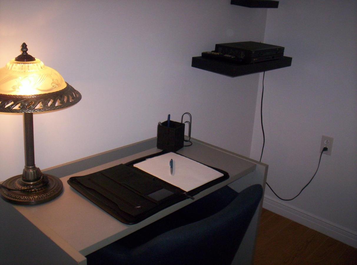 Gite Au P'Tit Bonheur B&B Coaticook Bagian luar foto