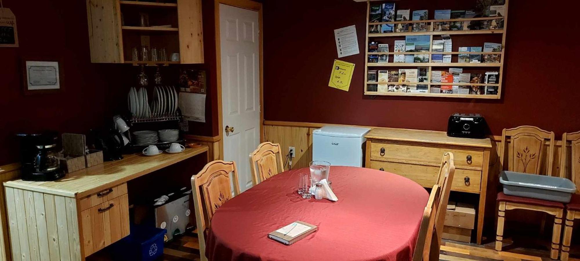 Gite Au P'Tit Bonheur B&B Coaticook Bagian luar foto